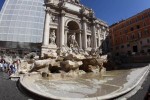 La Fontana de Trevi sin agua