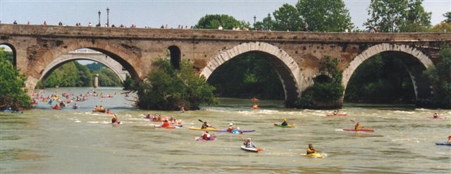 Maratón de Canoa y Kayak en las aguas del Tíber 