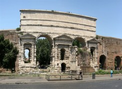 La Porta Maggiore de Roma La Porta Maggiore de Roma