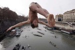 Año Nuevo en Roma: un baño en el Tíber
